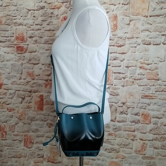 New MCM Milano Mini Patent Drawstring Bag - Picture 3 of 13